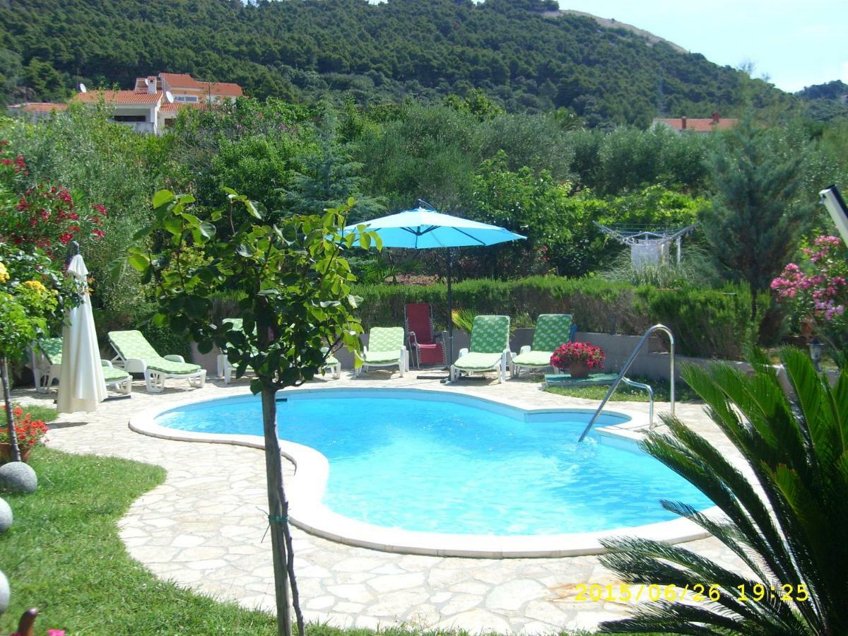 Apartments Bosiljka Rab Town Bagian luar foto