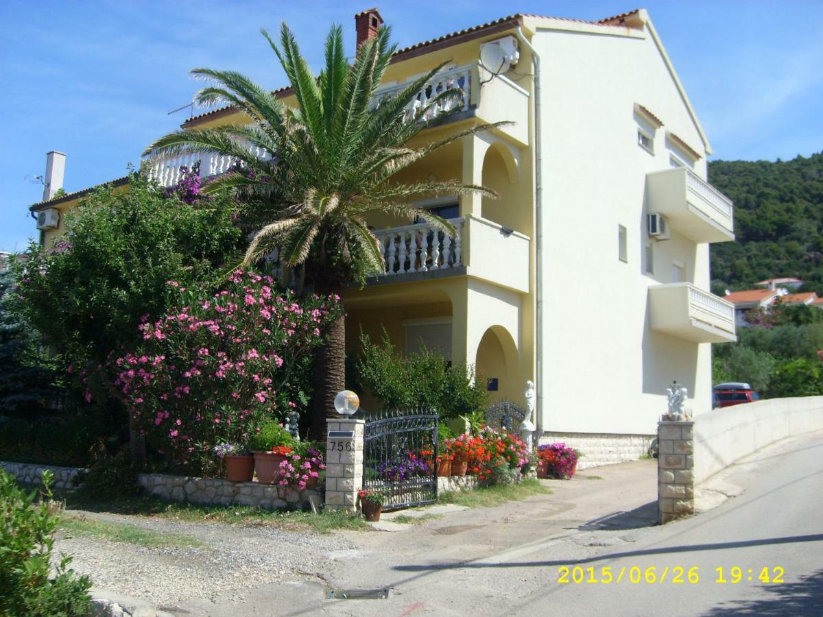 Apartments Bosiljka Rab Town Bagian luar foto