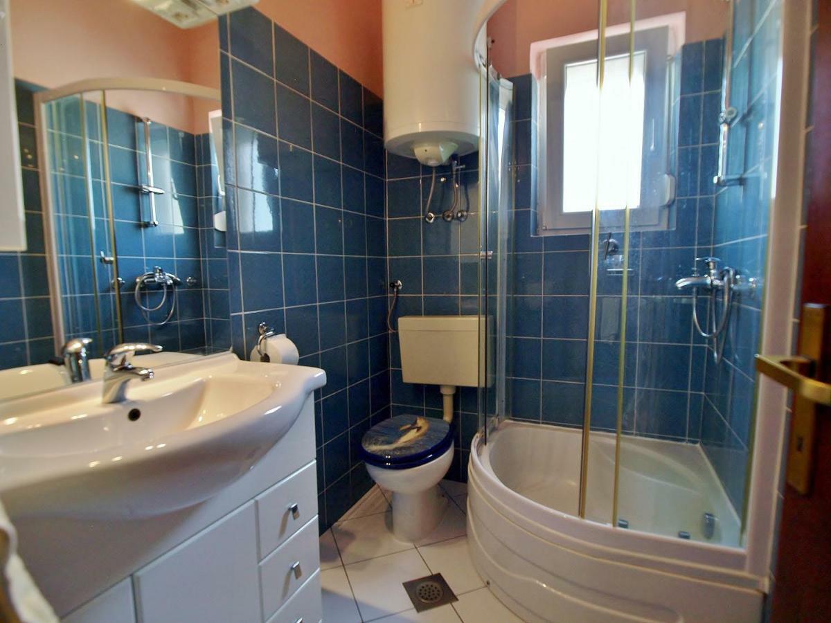 Apartments Bosiljka Rab Town Bagian luar foto