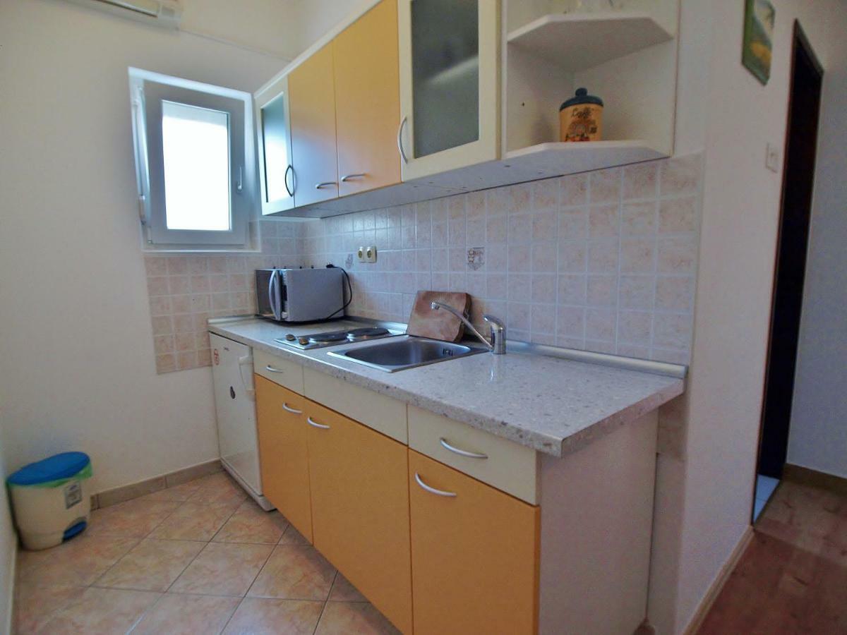 Apartments Bosiljka Rab Town Bagian luar foto